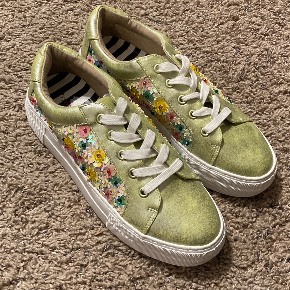 Betsey Johnson Women’s Rommy Sneakers